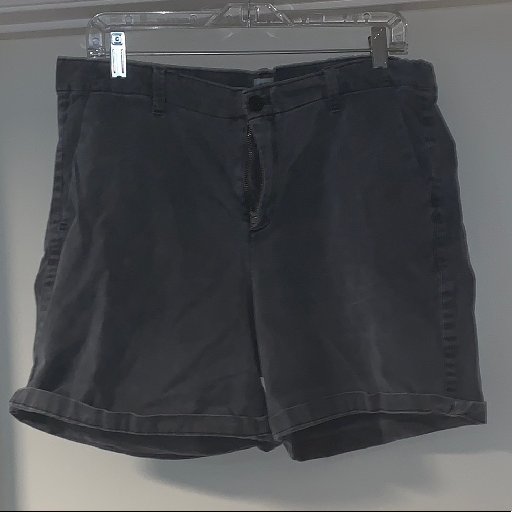 gap gray shorts